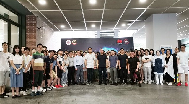 تتعاون Huawei مع جامعة Fudan لتطوير أول دورة تدريبية حول الذكاء الاصطناعي في الصين 2