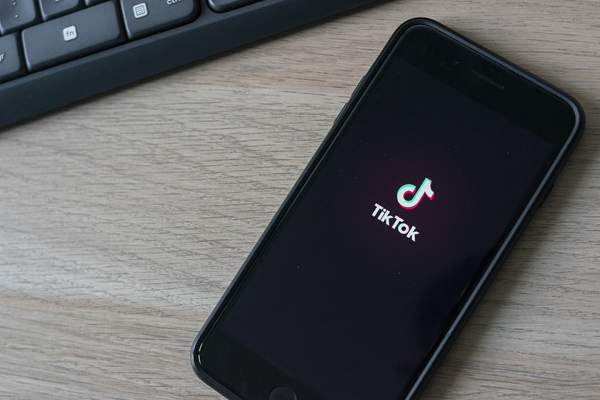 TikTok يتبع في أعقاب Instagram ويتيح لك الآن إضافة ملفات GIF إلى مقاطع الفيديو