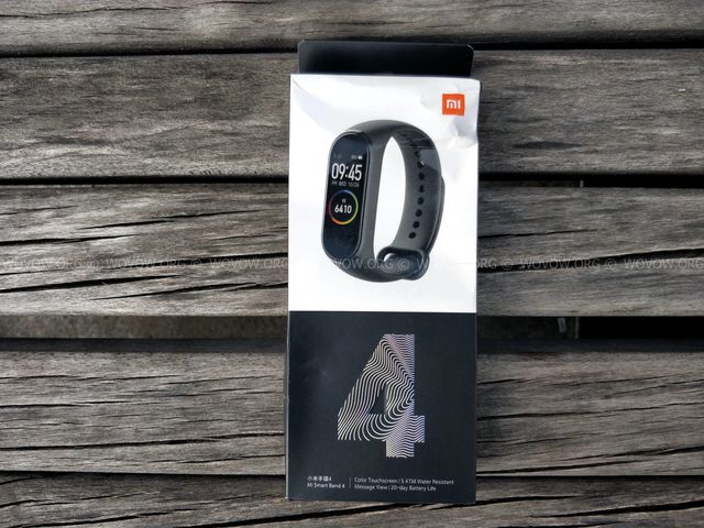Xiaomi Mi Band 4 REVIEW & Unboxing: Must-Have Gadget في 2019! "width =" 640 "height =" 480 "srcset =" // www.wovow.org/wp-content/uploads/2019/08/xiaomi-mi -band-4-review-unboxing-2019-wovow.org-00.jpg 640w، //www.wovow.org/wp-content/uploads/2019/08/xiaomi-mi-band-4-review-unboxing- 2019-wovow.org-00-560x420.jpg 560w ، //www.wovow.org/wp-content/uploads/2019/08/xiaomi-mi-band-4-review-unboxing-2019-wovow.org-00 -80x60.jpg 80w ، //www.wovow.org/wp-content/uploads/2019/08/xiaomi-mi-band-4-review-unboxing-2019-wovow.org-00-100x75.jpg 100w، / /www.wovow.org/wp-content/uploads/2019/08/xiaomi-mi-band-4-review-unboxing-2019-wovow.org-00-180x135.jpg 180w، //www.wovow.org/ wp-content / uploads / 2019/08 / xiaomi-mi-band-4-review-unboxing-2019-wovow.org-00-238x178.jpg 238w، //www.wovow.org/wp-content/uploads/2019 /08/xiaomi-mi-band-4-review-unboxing-2019-wovow.org-00-24x18.jpg 24w، //www.wovow.org/wp-content/uploads/2019/08/xiaomi-mi- band-4-review-unboxing-2019-wovow.org-00-36x27.jpg 36w، //www.wovow.org/wp-content /uploads/2019/08/xiaomi-mi-band-4-review-unboxing-2019-wovow.org-00-48x36.jpg 48w "sizes =" (أقصى عرض: 640 بكسل) 100 فولت ، 640 بكسل