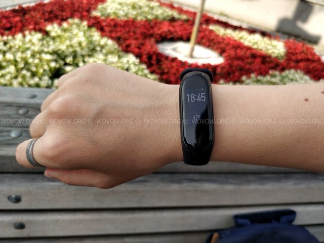 Xiaomi Mi Band 4 REVIEW & Unboxing: Must-Have Gadget في 2019! "width =" 640 "height =" 480 "srcset =" // www.wovow.org/wp-content/uploads/2019/08/xiaomi-mi -band-4-review-unboxing-2019-wovow.org-15.jpg 640w، //www.wovow.org/wp-content/uploads/2019/08/xiaomi-mi-band-4-review-unboxing- 2019-wovow.org-15-560x420.jpg 560w ، http://www.wovow.org/wp-content/uploads/2019/08/xiaomi-mi-band-4-review-unboxing-2019-wovow.org-15 -80x60.jpg 80w ، //www.wovow.org/wp-content/uploads/2019/08/xiaomi-mi-band-4-review-unboxing-2019-wovow.org-15-100x75.jpg 100w، / /www.wovow.org/wp-content/uploads/2019/08/xiaomi-mi-band-4-review-unboxing-2019-wovow.org-15-180x135.jpg 180w، //www.wovow.org/ wp-content / uploads / 2019/08 / xiaomi-mi-band-4-review-unboxing-2019-wovow.org-15-238x178.jpg 238w، //www.wovow.org/wp-content/uploads/2019 /08/xiaomi-mi-band-4-review-unboxing-2019-wovow.org-15-24x18.jpg 24w، //www.wovow.org/wp-content/uploads/2019/08/xiaomi-mi- band-4-review-unboxing-2019-wovow.org-15-36x27.jpg 36w، //www.wovow.org/wp-content /uploads/2019/08/xiaomi-mi-band-4-review-unboxing-2019-wovow.org-15-48x36.jpg 48w "sizes =" (أقصى عرض: 640 بكسل) 100 فولت ، 640 بكسل