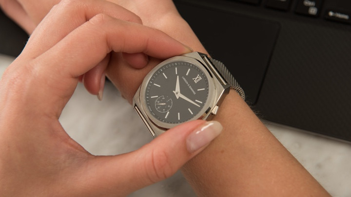تعمل الساعة الذكية مع خدمة الكونسيرج المخصصة على صنع موجات على Kickstarter