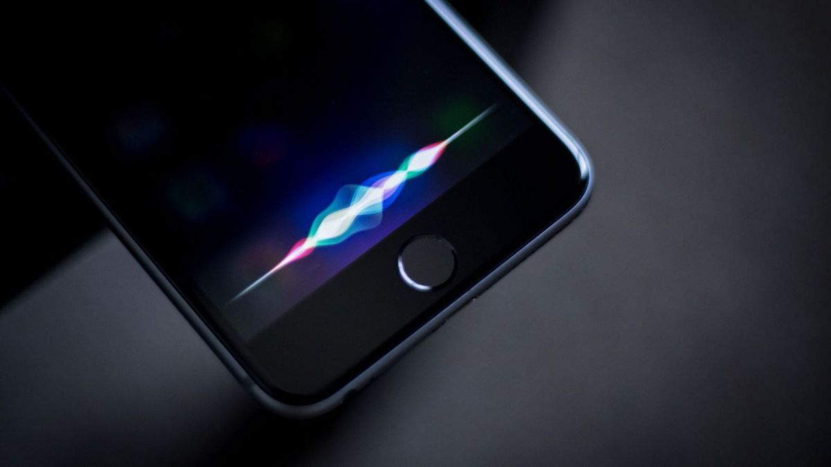 يفرح معجبو موسيقى iPhone: قد يتحدث Siri أخيرًا إلى Spotify