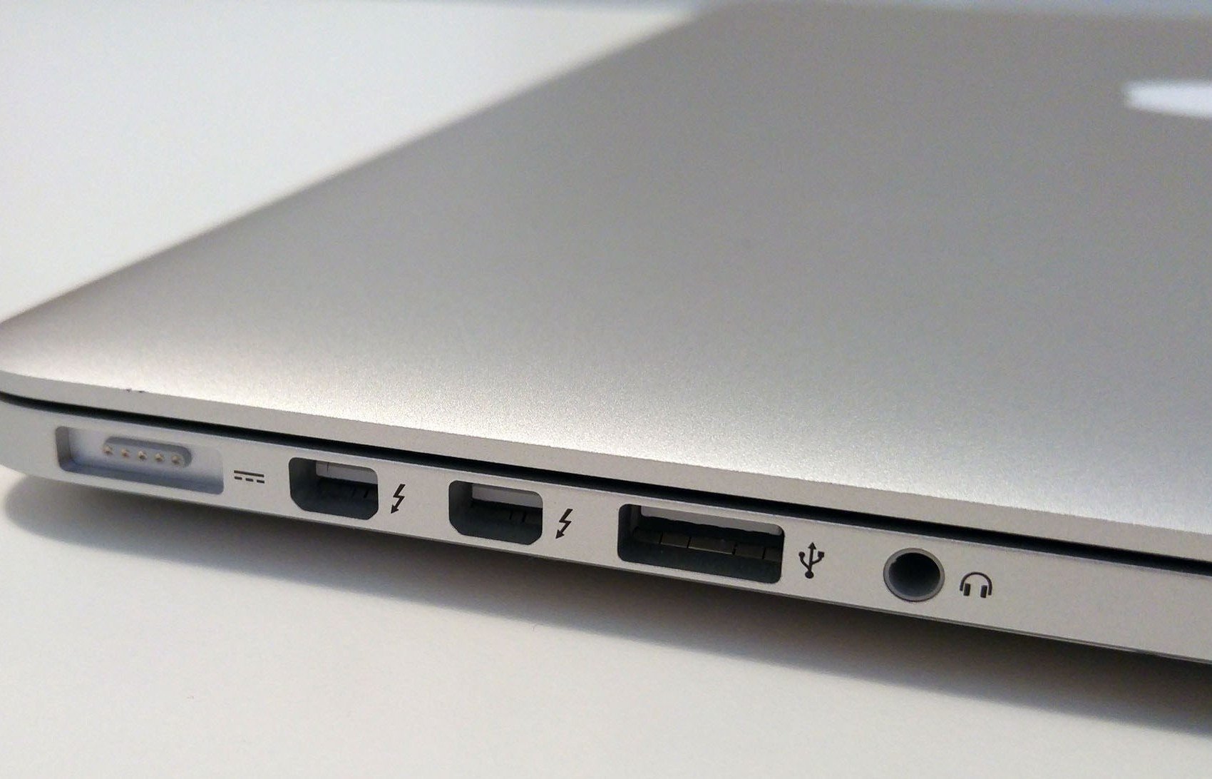 MacBook Pro 15 ″: تم حظر الطرازات ذات البطاريات الفاشلة الممنوعة من رحلات الولايات المتحدة