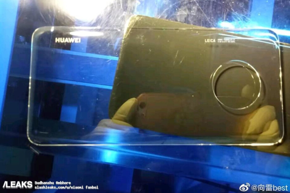 Huawei Mate 30 Pro spotted in public sporting a waterfall display