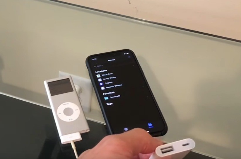 حاول توصيل iPod بجهاز iPhone باستخدام iOS 13 لاستخدامه كقرص ... ويعمل!