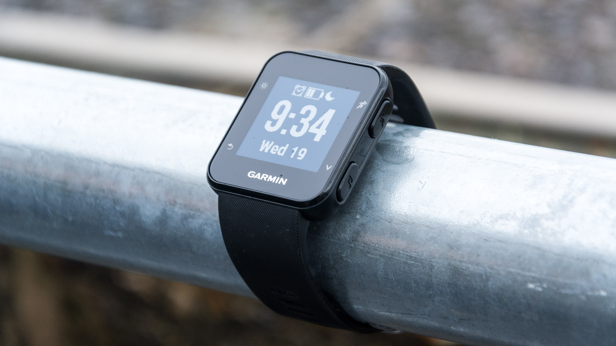 مراجعة Garmin Forerunner 35: هل لديك ساعة GPS مثالية للميزانية؟
