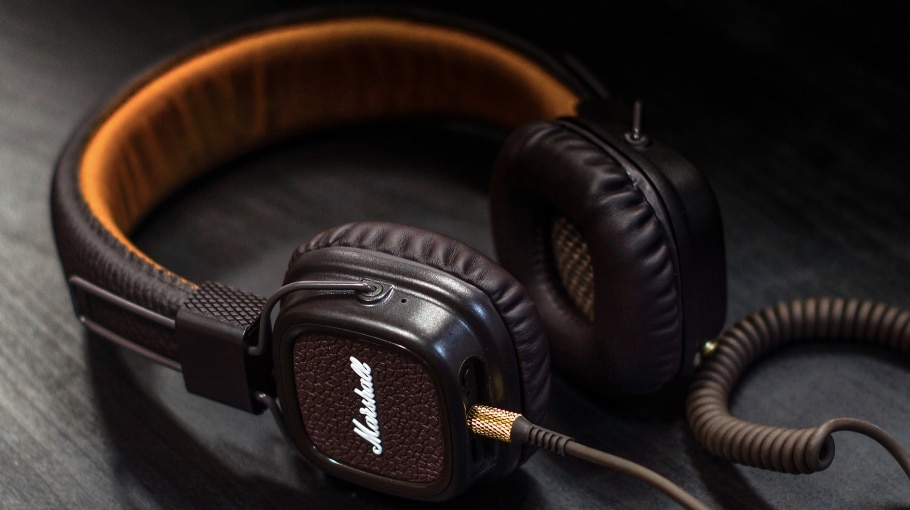 Headphones 101: A Beginner’s Guide to Choosing the Right Headphones for You