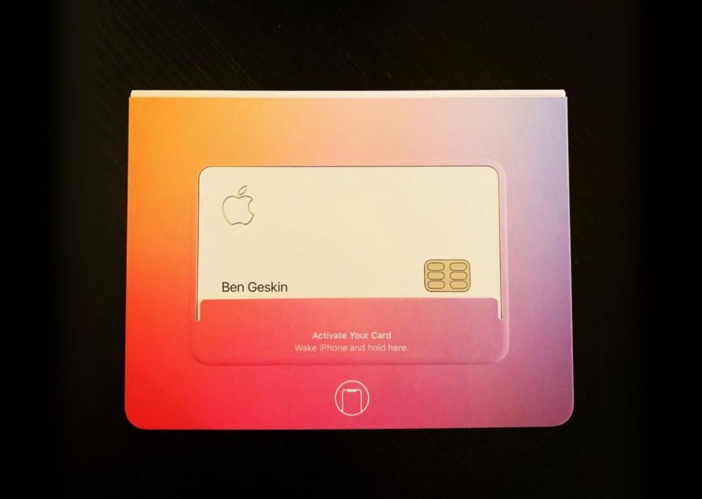Apple cache une puce NFC en forme d’une clé dans l’emballage de l ’Apple بطاقة