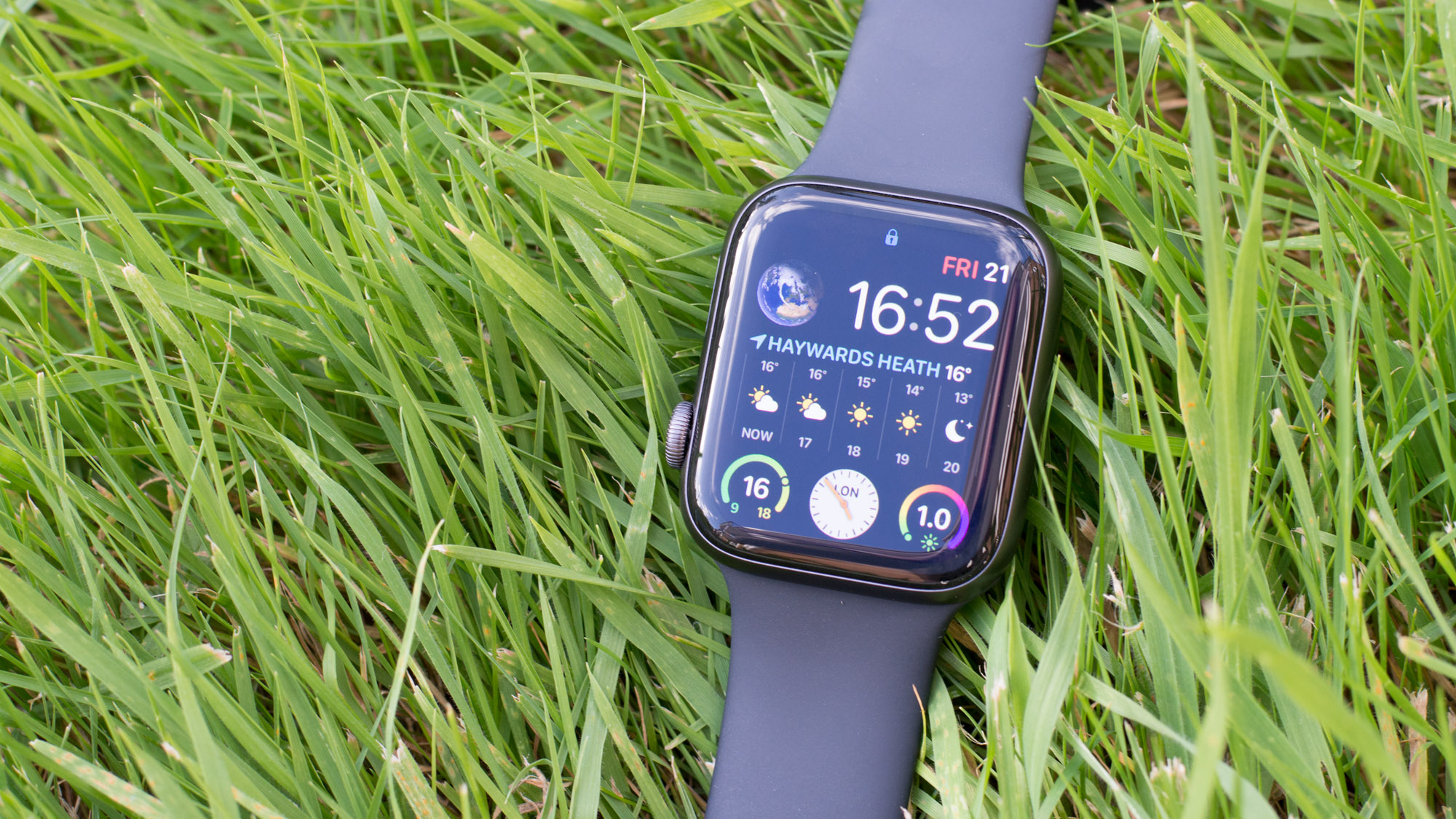 Apple للكشف عن اثنين جديد Apple Watch سلسلة 5 نماذج