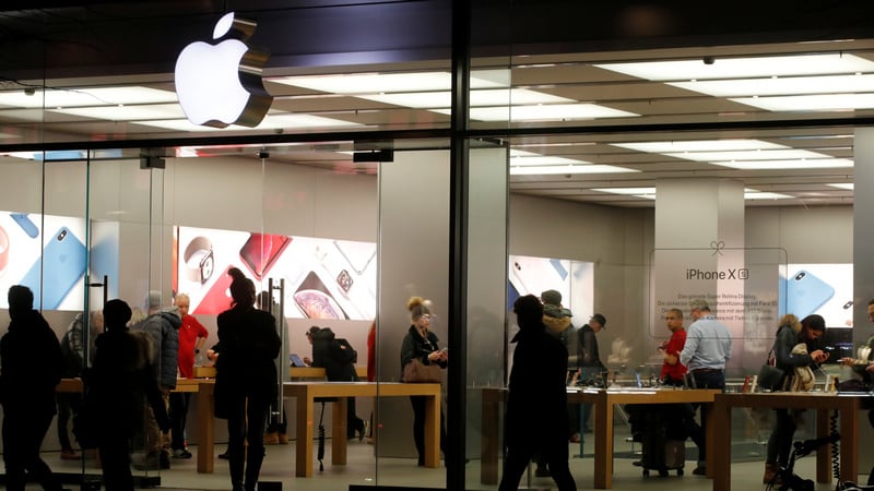 Apple Stores Have Lost Their Lustre, Critics Say