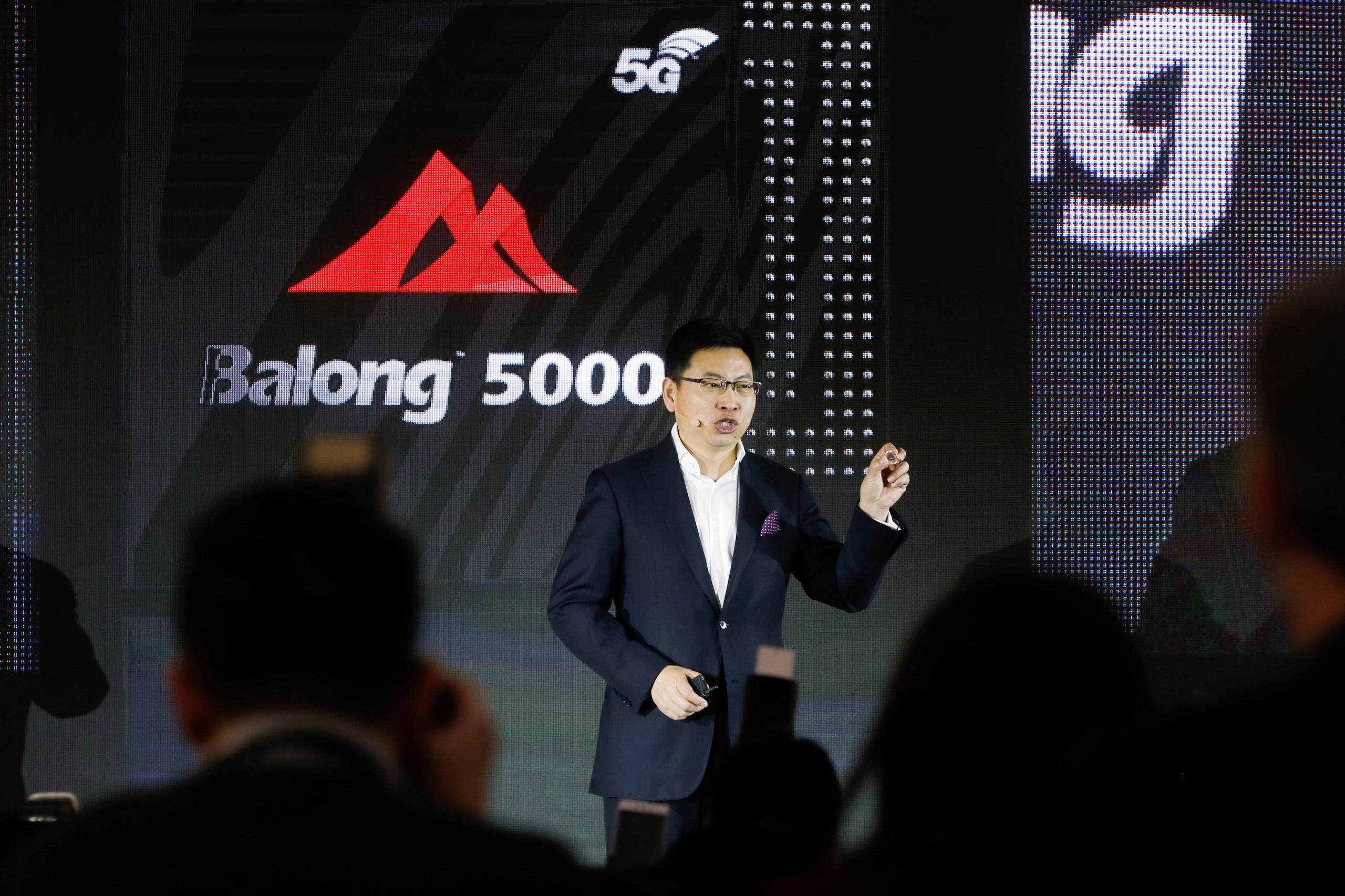 IHS: مودم Huawei Balong 5000 5G "بعيد عن المثالية" مقارنةً بالمنافسين