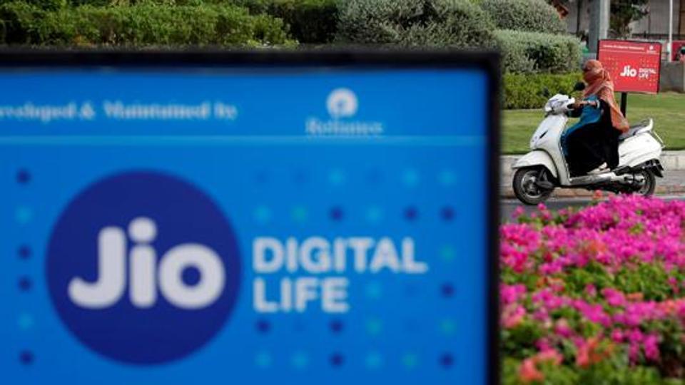 Reliance Jio GigaFiber service to launch soon.