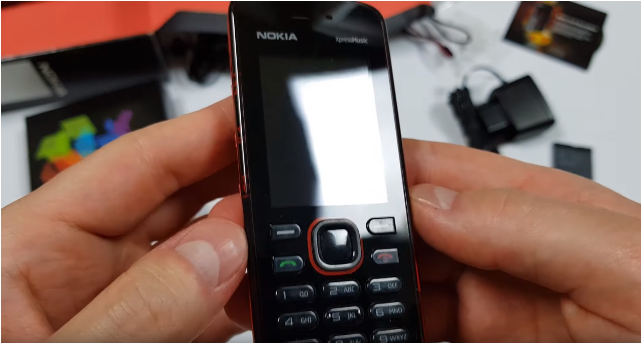 الفيديو: Unboxing of Nokia 5220 XpressMusic