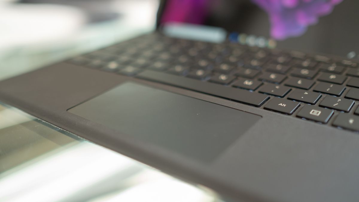 هل تعمل Microsoft على لوحة اللمس الجديدة الثورية لـ Surface Pro التالي؟