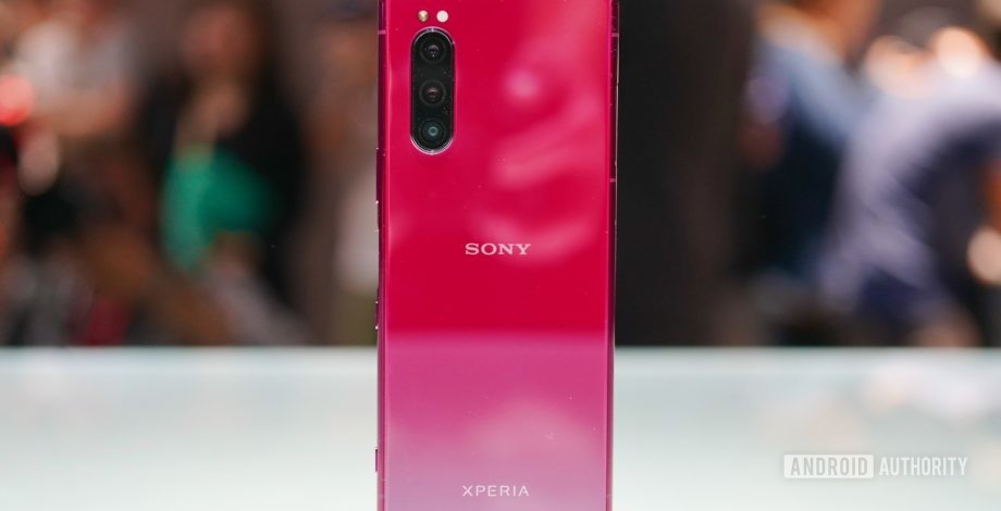 التدريب العملي على هاتف Sony Xperia 5: تأخذ سوني الأصغر موقع الصدارة