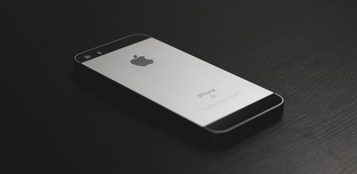 Apple ستعيد تشغيل iPhone SE للتسلل إلى المدى المتوسط ​​، وفقًا لبعض التقارير