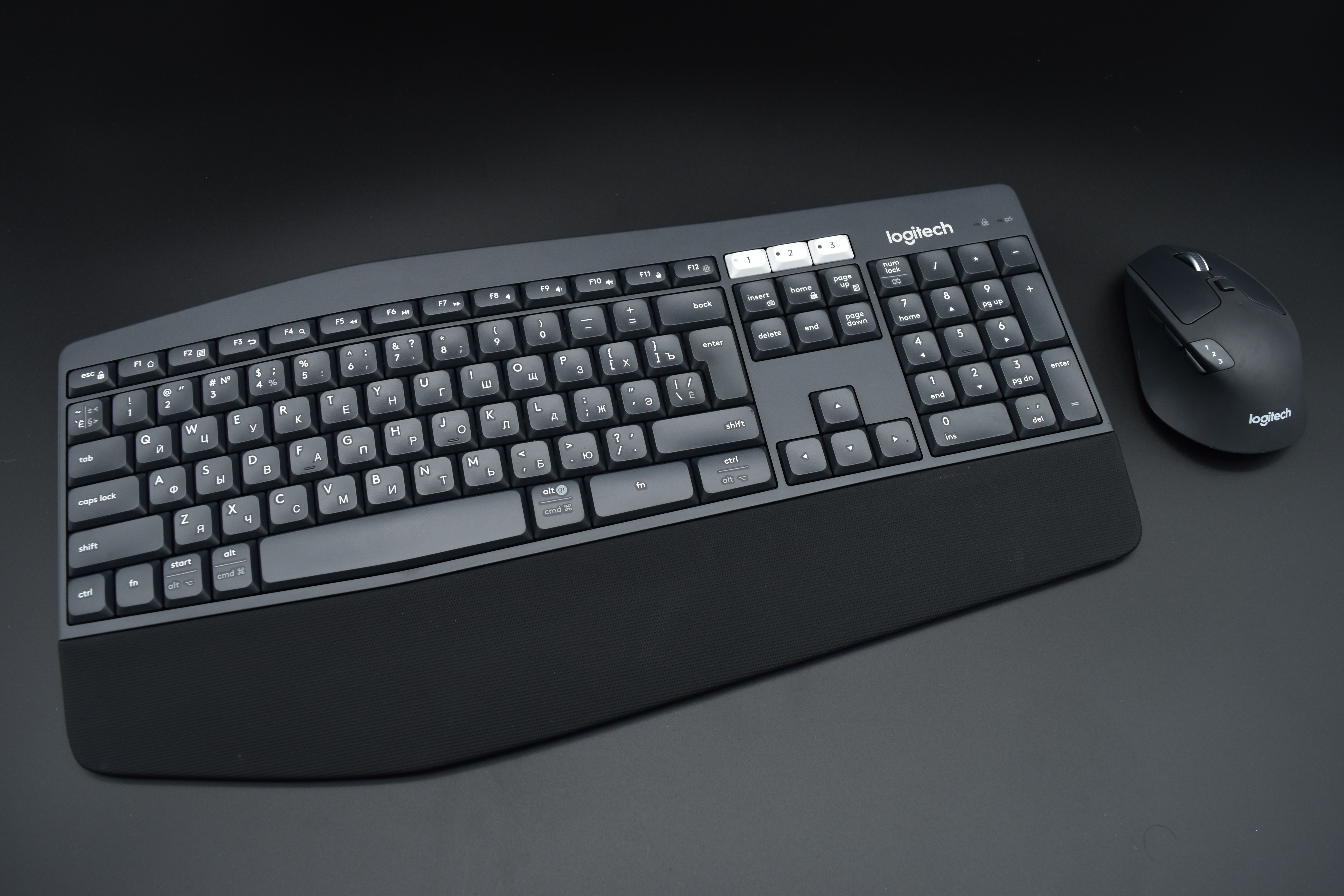 لوجيتك MK850 الأداء: لوحة مفاتيح لاسلكية عالية الجودة + عدة الماوس