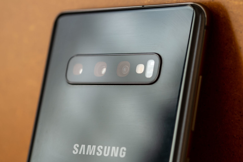 سامسونج Galaxy S10 تلقي وظائف الكاميرا من Note 10 ودعم DeX في آخر تحديث