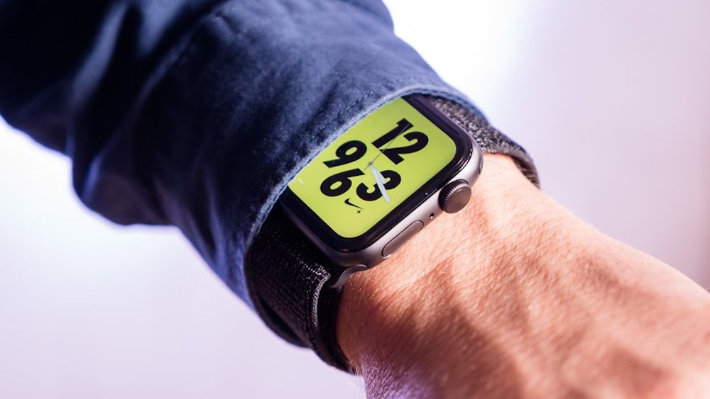Apple Watch Series 4 Nike 02 Q Giga Rcm950x0