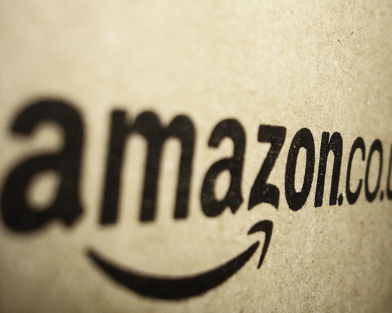 Amazon يضاعف الحد الأدنى لإنفاق التوصيل المجاني إلى 20 جنيهًا إسترلينيًا