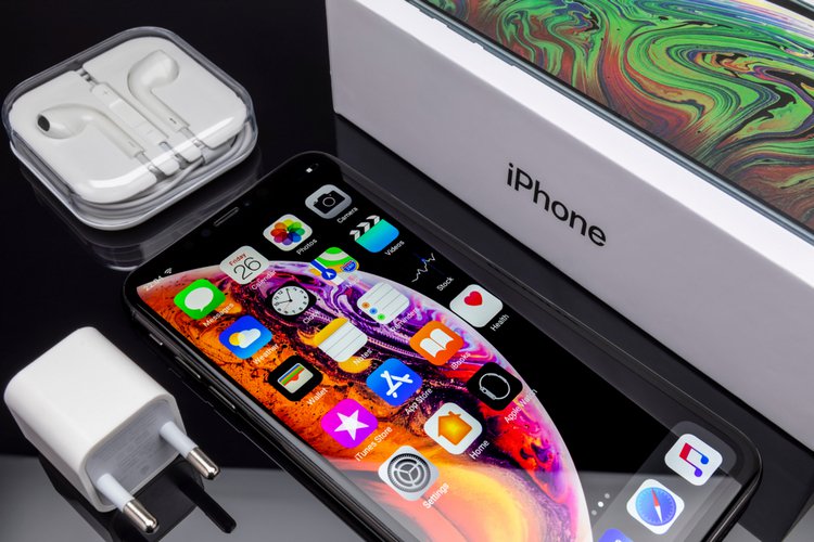 Apple يؤخر مشروع OGRS التي يمكن أن تحول iPhone إلى جهاز اتصال لاسلكي