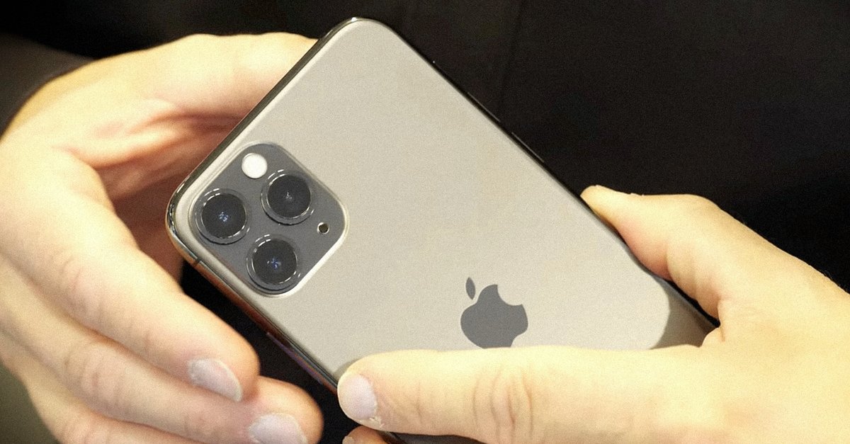 iPhone 11 Pro يخسر ضد سلفه: Appleالهاتف الخليوي يجري تباطؤ