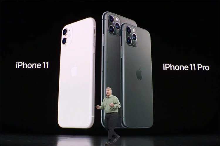 يأتي iPhone 11 Pro Max مزودًا ببطارية تبلغ 3،969 مللي أمبير في الساعة وذاكرة وصول عشوائي سعتها 4 جيجابايت