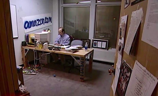جيف بيزوس ، مؤسس Amazonيعلن تركه منصب الرئيس التنفيذي للشركة 2