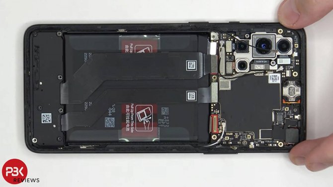 يعرض تفكيك OnePlus 8T Cyberpunk 2077 Edition مزيدًا من التفاصيل حول الجهاز 3