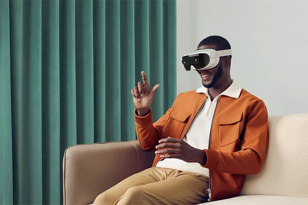 الرئيس التنفيذي السابق لشركة HTC يقدم سماعة رأس XRSpace Move VR الجديدة مع دعم 5G 2