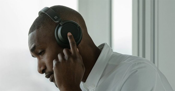 توفر Microsoft Surface Headphones 2 الجديدة عمر بطارية يصل إلى 20 ساعة