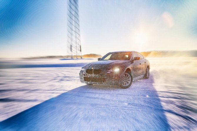 BMW i4: ستحتوي السيارة الكهربائية الجديدة على بطارية بسعة 80 كيلو واط في الساعة