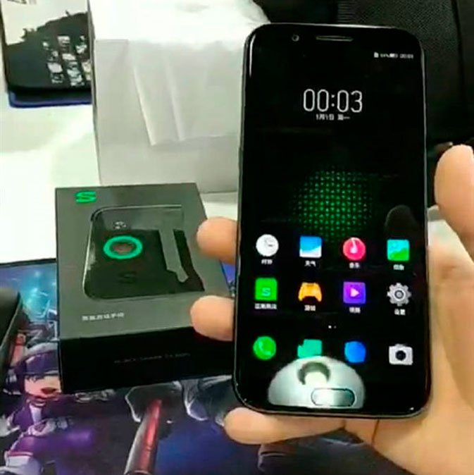 تظهر صور جديدة لـ Black Shark ، الهاتف الذكي للألعاب من Xiaomi [Rumor] 2
