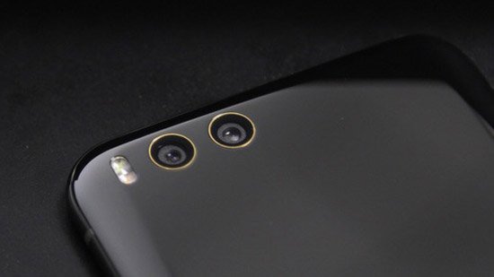يتم بيع الإصدار الخزفي والمفصل بالذهب من Xiaomi MI 6 في اليوم الأول من المبيعات 2