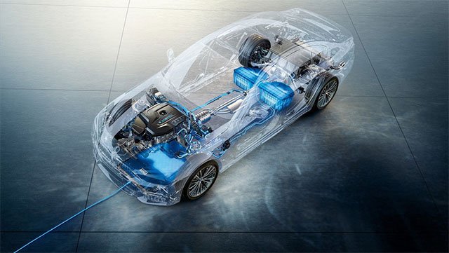 BMW تطلق الشاحن التعريفي للسيارات الكهربائية والهجينة 2