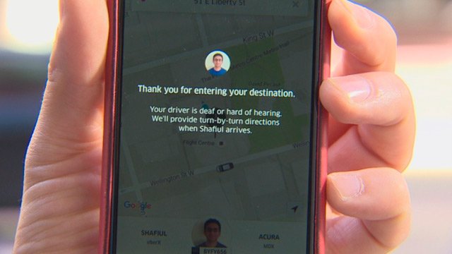 Uber ensina frases simples em sinais para facilitar comunicação com motoristas com deficiência auditiva