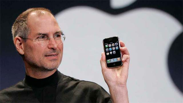 Co-criador do iPhone diz que aparelho foi criado porque Steve Jobs não gostava de um cara da Microsoft