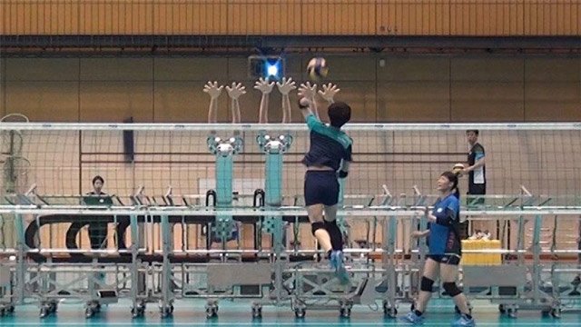 Japoneses começam a utilizar robôs em treino de voleibol