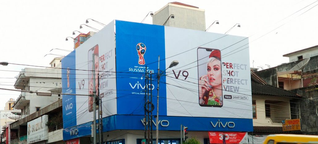 Vivo V9 aparece em cartaz com câmera frontal de 24MP e design similar ao do iPhone X
