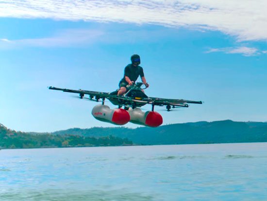 أطلق الشريك المؤسس لشركة Google طائرة Kitty Hawk Flyer ، وهي طائرة بدون طيار لتطير فوق الماء