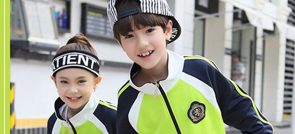 Escolas chinesas começam a usar uniformes inteligentes para rastrear estudantes