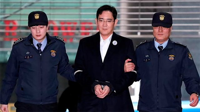 تبدأ محاكمة زعيم Samsung بتهمة الرشوة والتهرب من العملة 1