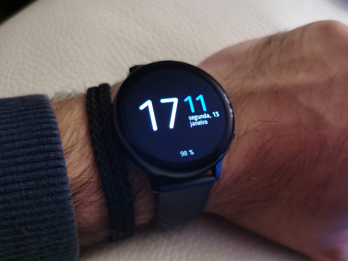 تحديث جديد لـ Galaxy Watch Active 2 هي الأفضل على الإطلاق!