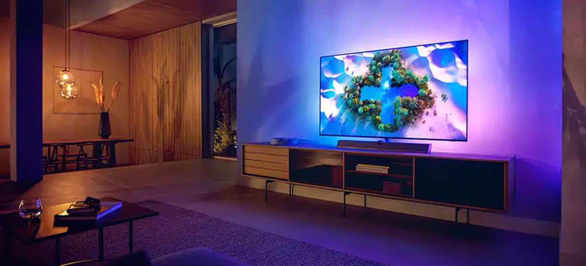 Philips lança novas TVs da linha OLED+936 com foco em gamers