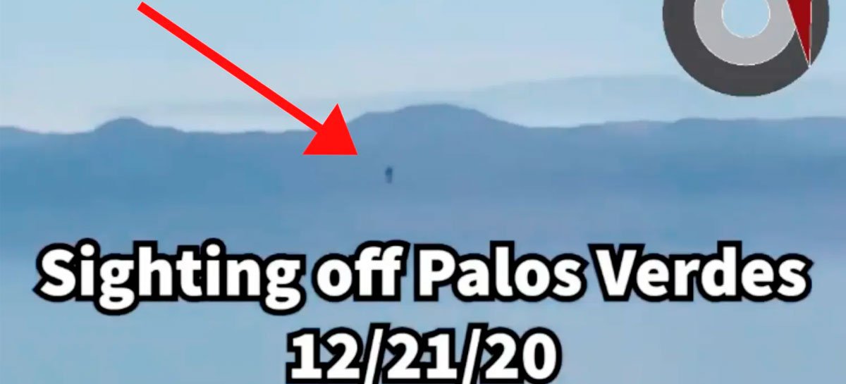 رجل يرى طائرة نفاثة تحلق في كاليفورنيا مرة أخرى - شاهد الفيديو 1