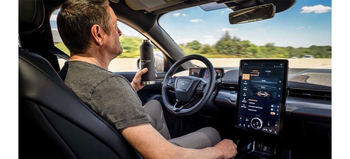 Tecnologia "hands-free" da Ford irá chegar para Mustang Mach-E no final de 2021
