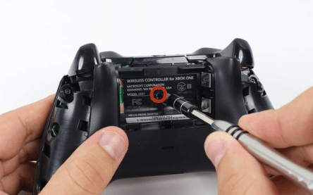 كيفية تفكيك جهاز التحكم Xbox One