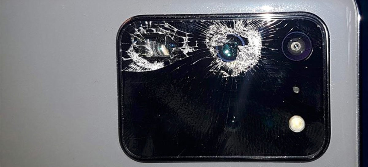 Usuários do Galaxy S20 processam Samsung por causa de vidro da câmera quebrando