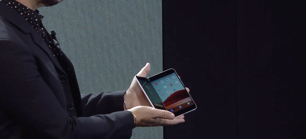 Microsoft Surface Duo é visto em público em novo vídeo