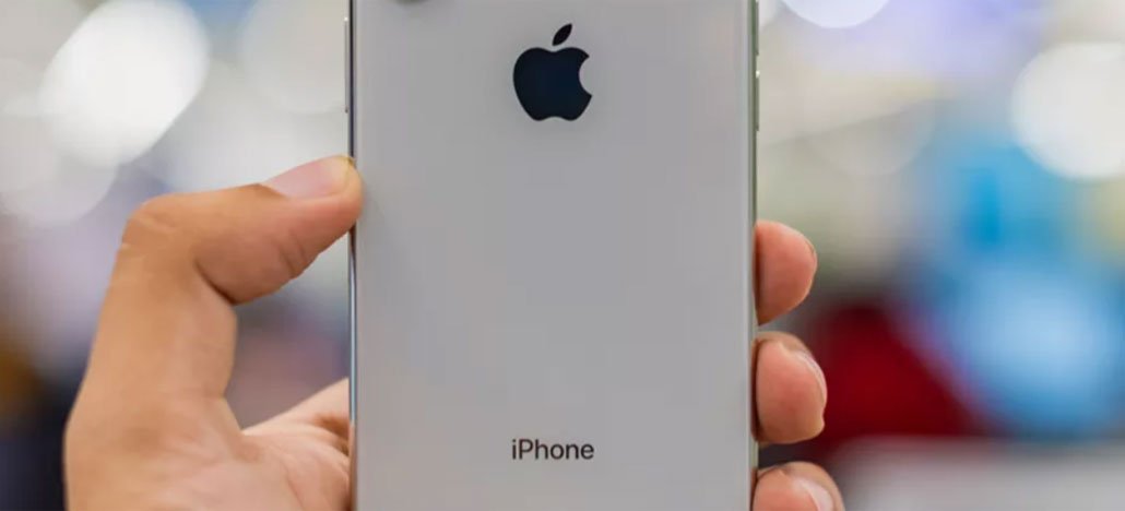 iPhone 9 (ou Xc) aparece em imagem com câmera traseira única [Rumor]